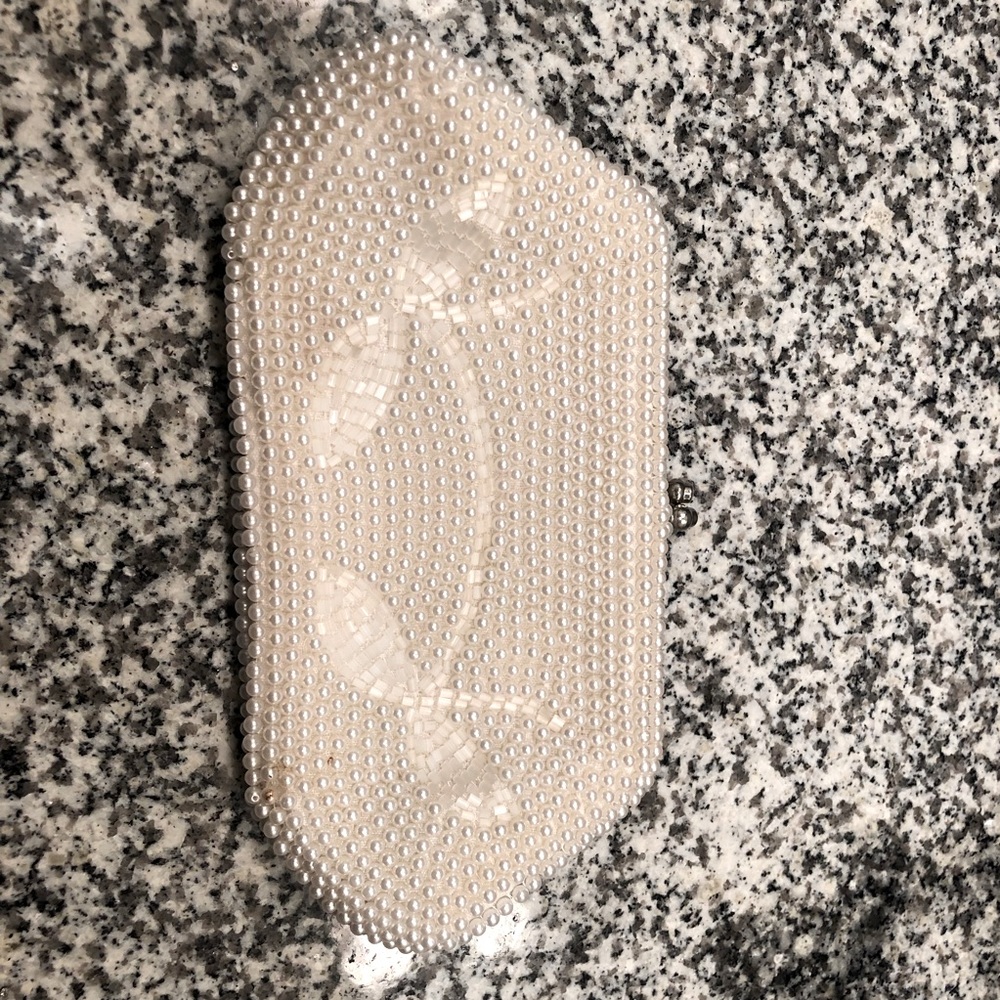 Women Vintage White Pearl Clutch